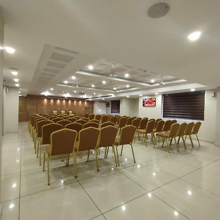 Lumbini Supreme Hotel Thrissur Kültér fotó