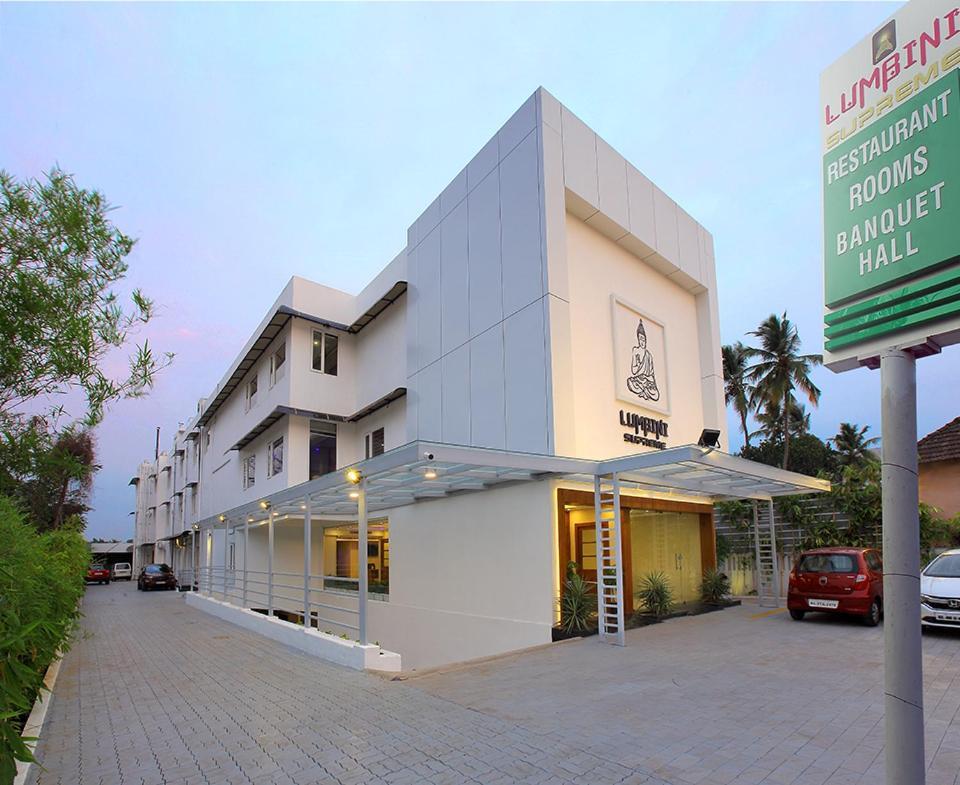 Lumbini Supreme Hotel Thrissur Kültér fotó