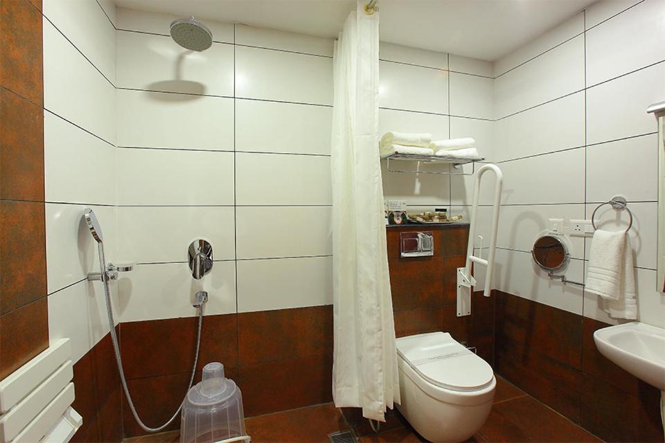 Lumbini Supreme Hotel Thrissur Kültér fotó