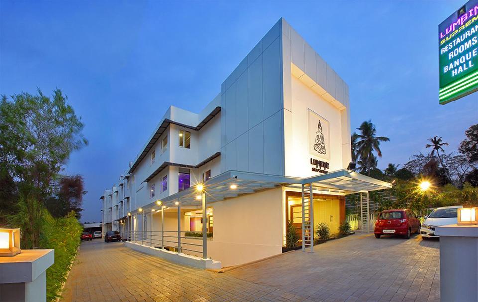 Lumbini Supreme Hotel Thrissur Kültér fotó
