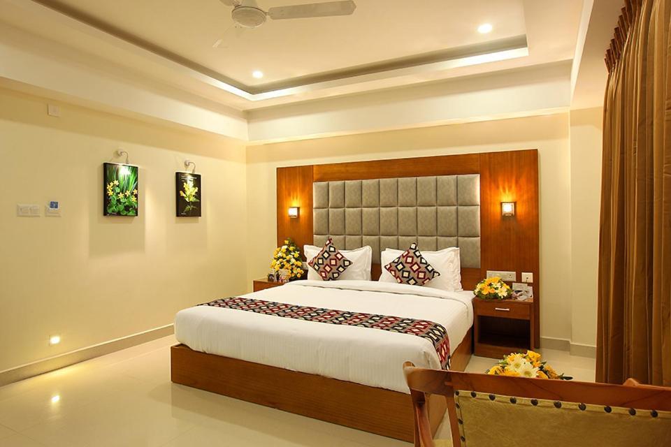 Lumbini Supreme Hotel Thrissur Kültér fotó