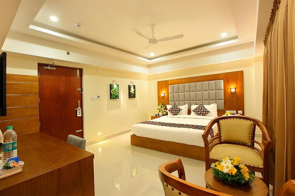 Lumbini Supreme Hotel Thrissur Kültér fotó